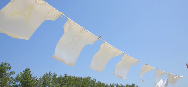 ワキガの黄ばみや臭いを取る方法！通常の洗濯では絶対に落とせない理由も解説